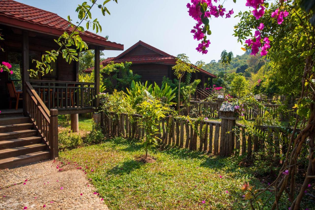 Dansavanh Namngum Resort Ban Keun Exterior foto